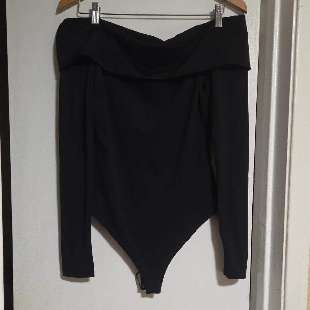 Alice + Olivia Classic Black Garment - Picture 7 of 13
